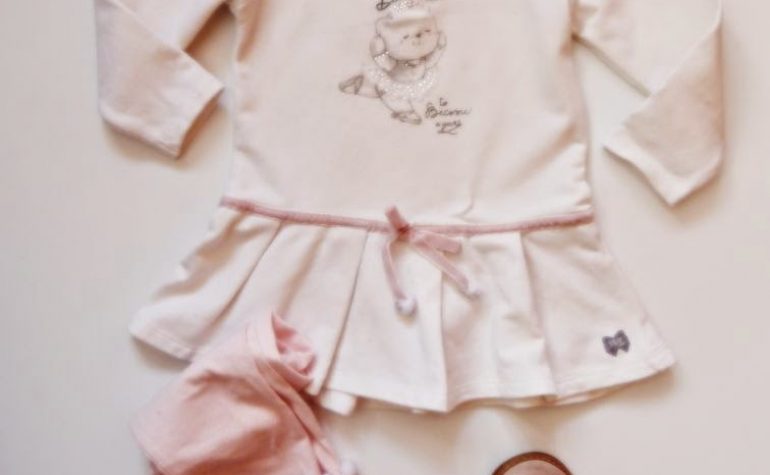 VESTITO BIANCO E LEGGINS CON PON PON